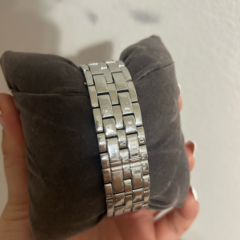 Bulova Crystal Watch - Picture 3 of 3